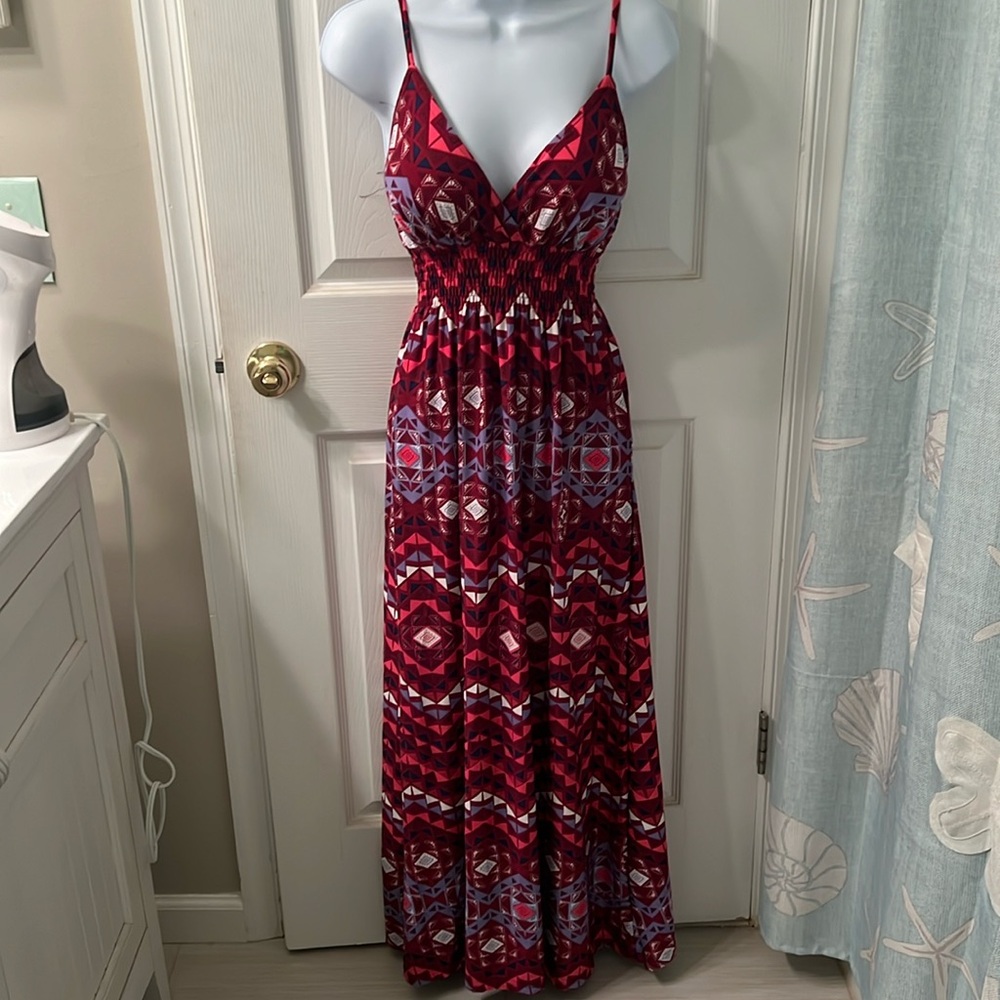 She’s Cool maroon maxi dress size medium. Brand new